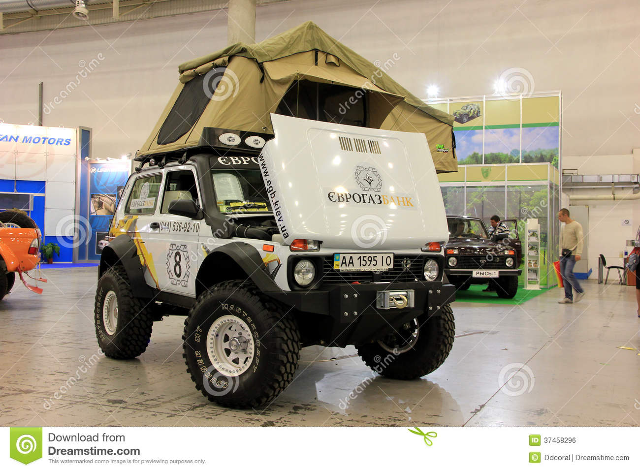vaz-lada-niva-4x4-jeep-37458296.jpg