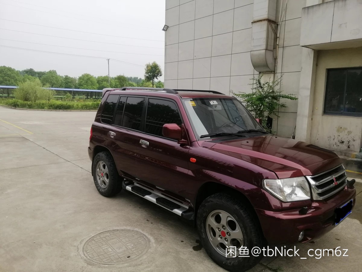 原厂的侧踏板，非淘宝货。