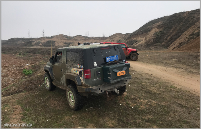 偷偷的溜到一边，你们都看不见我。。。