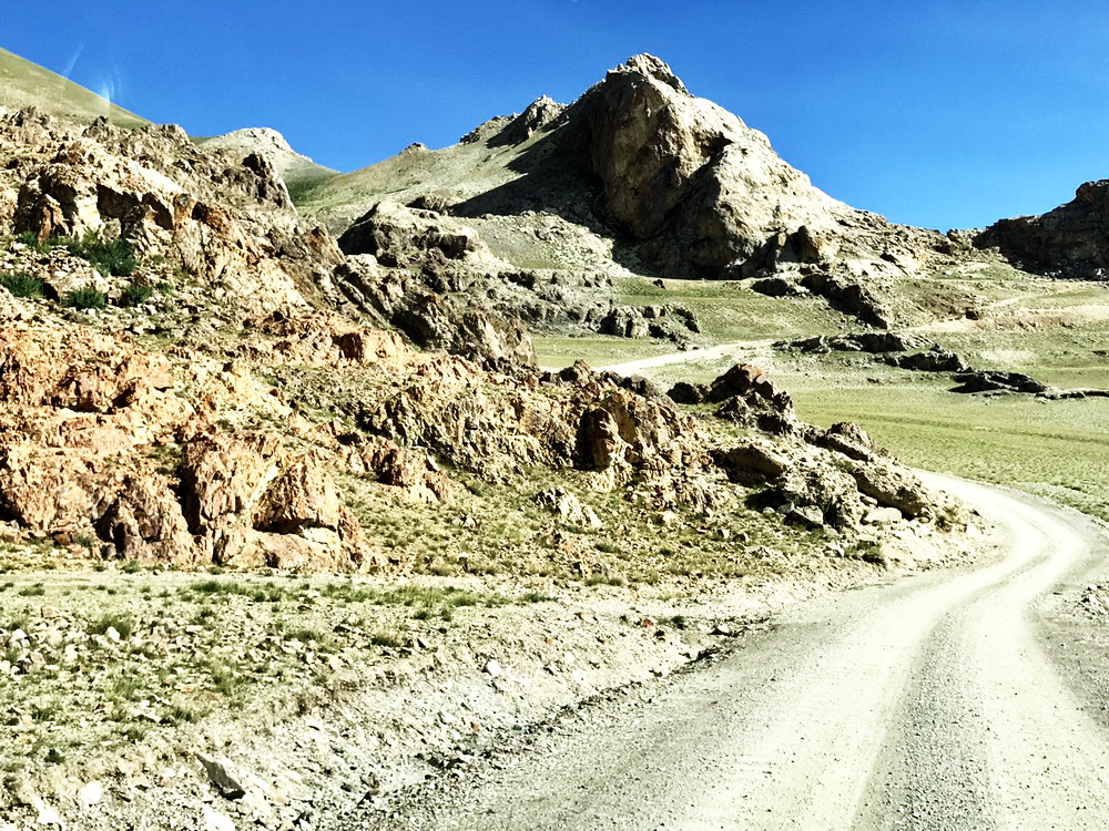 寻找古象雄遗址。