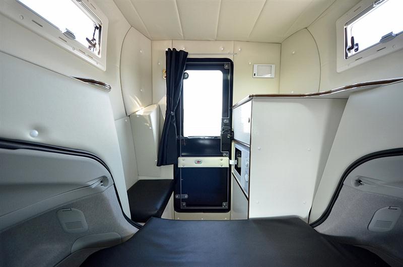 toyota_prius_relax_cabin_camper_conversion_29-Medium.jpg