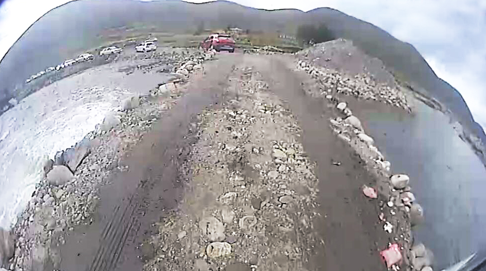 断头路添河中便道