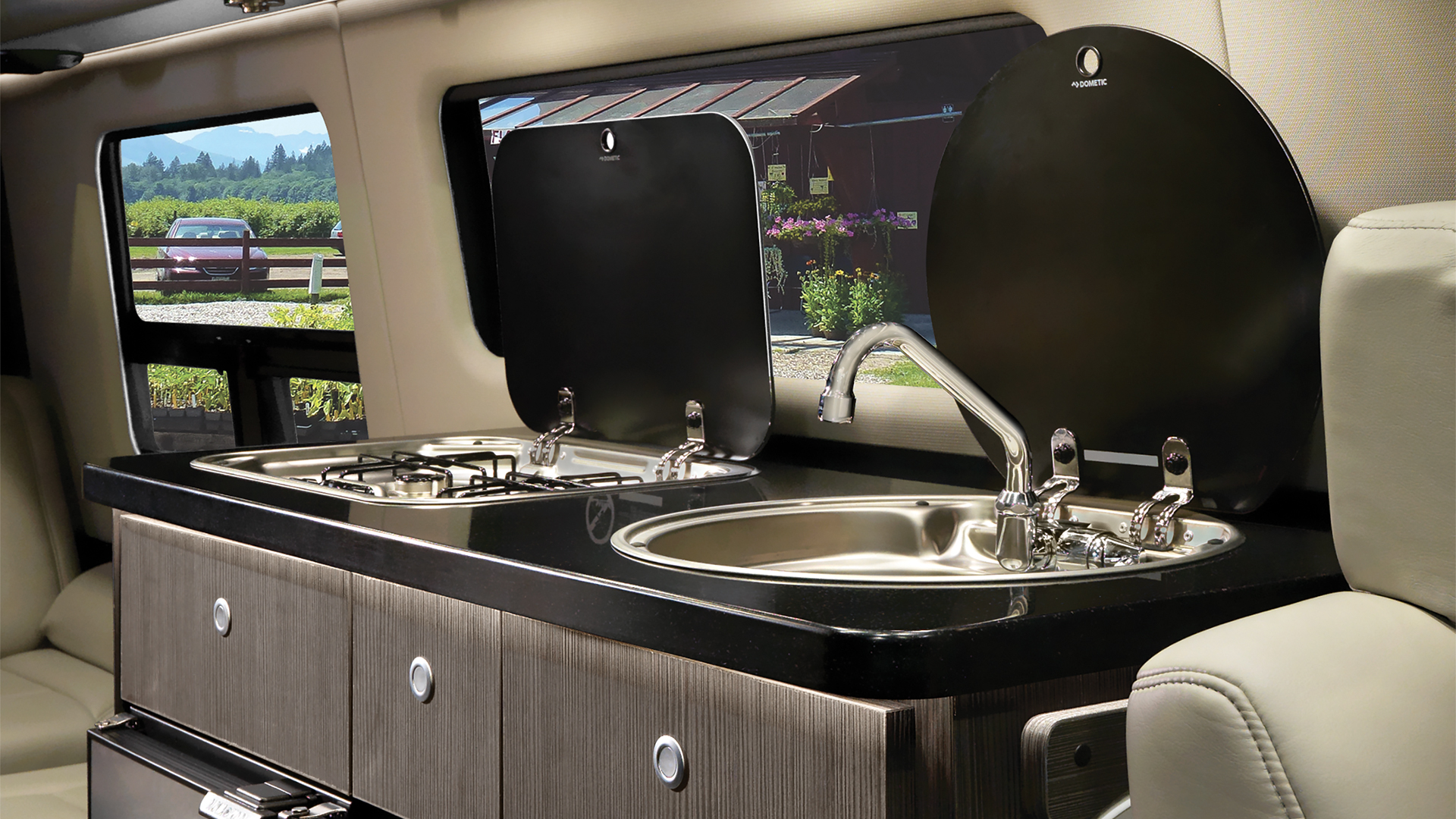 Airstream-2020-Interstate-EXT-Lounge-Kitchen.jpg