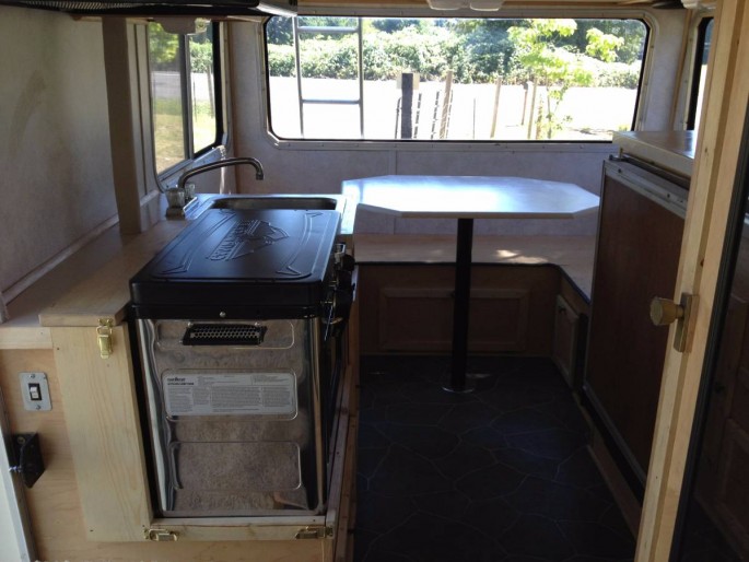 Toyota-Sunrader-4x4-RV-Motorhome-18-685x514.jpg