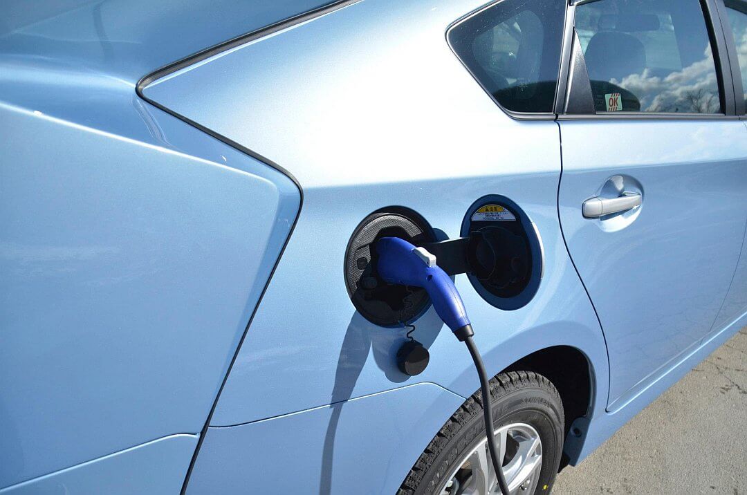 2013-Relax-Cabin-Toyota-Prius4.jpg