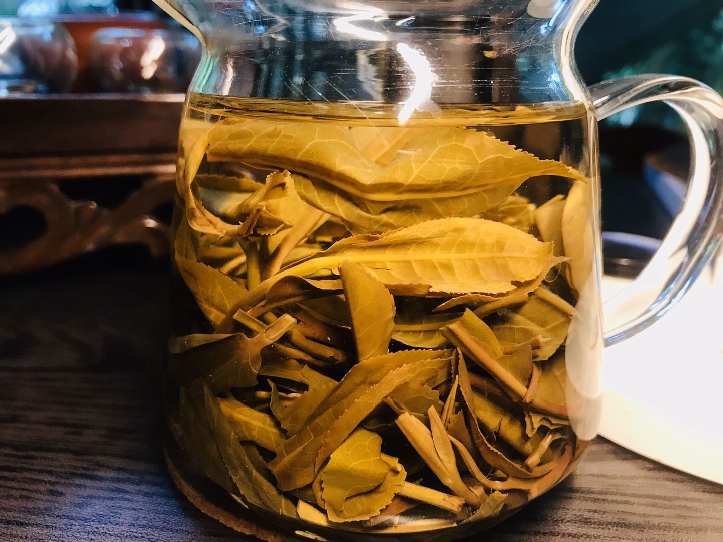 叶底的感觉不错，只有古树乔木的茶叶才有的叶底。
