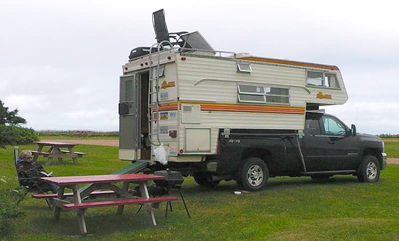 Camper-Restoration-Sunline-Donna-Zechner-1.jpg