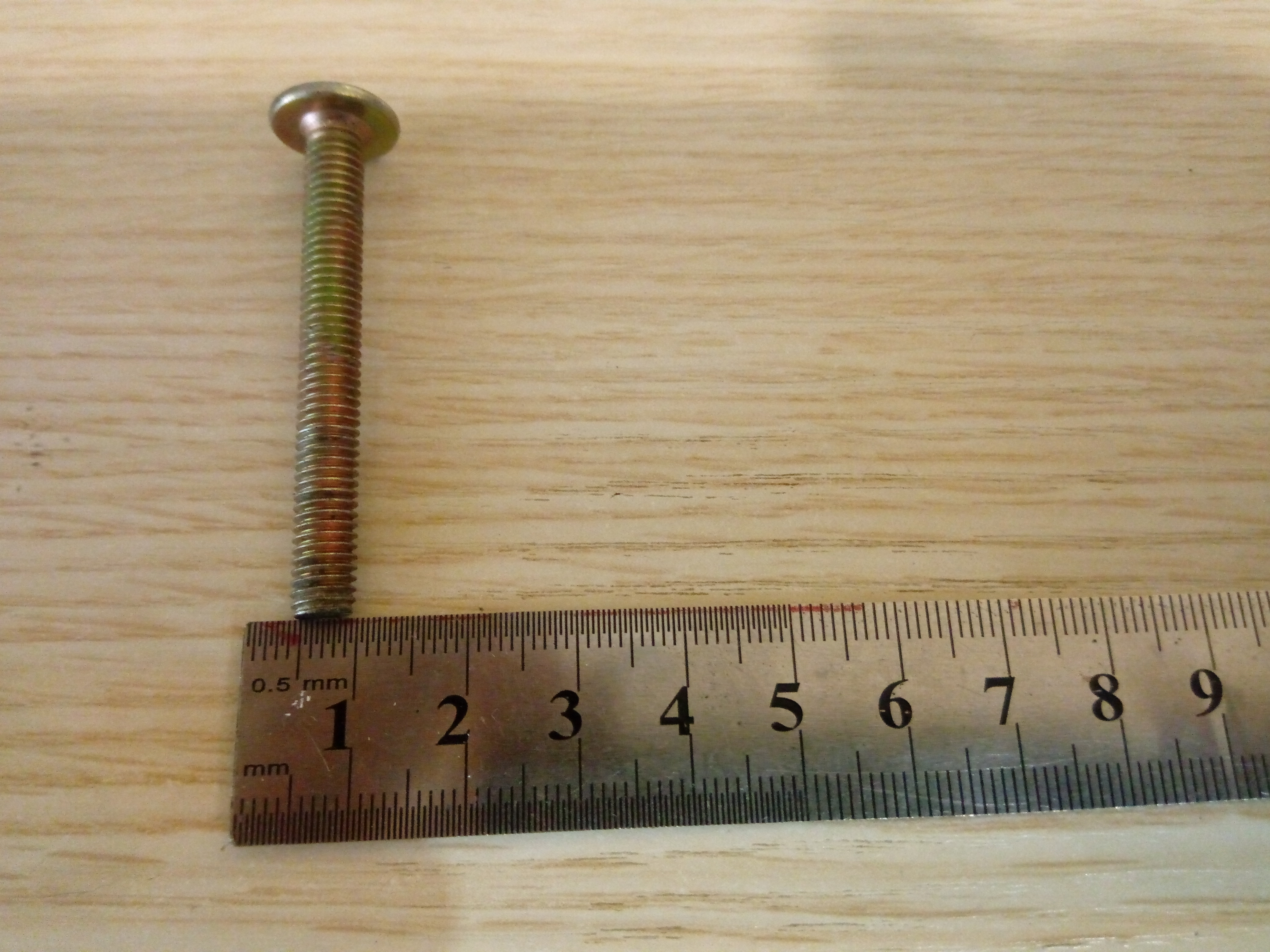 用到的固定铁钉。这个一定要用刚性好的钢钉，不要用普通的螺栓。我这个是示意图。 ...