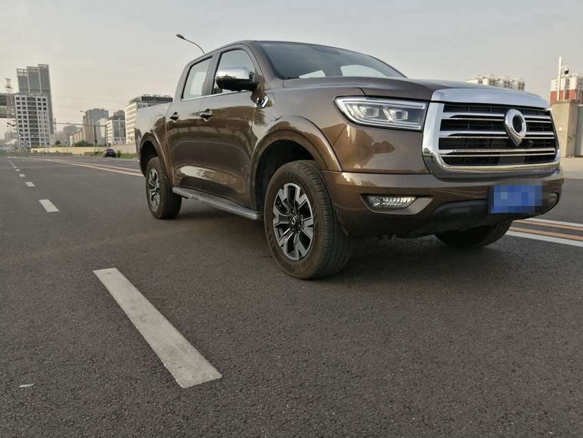 我这台炮是乘用版的，搭配的是2.0T的汽油四缸涡轮增压发动机，这台发动机最大功率最高可以达到190马力，最 ...