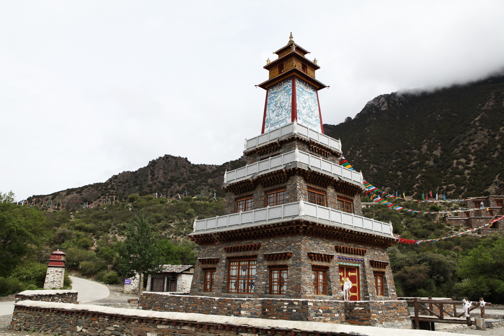 秀巴（格萨尔古堡群）