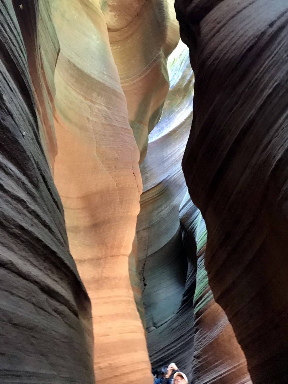 延安甘泉县雨岔大峡谷。
