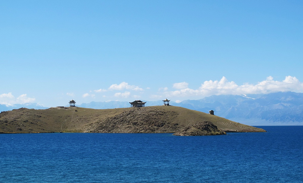 湖心岛。