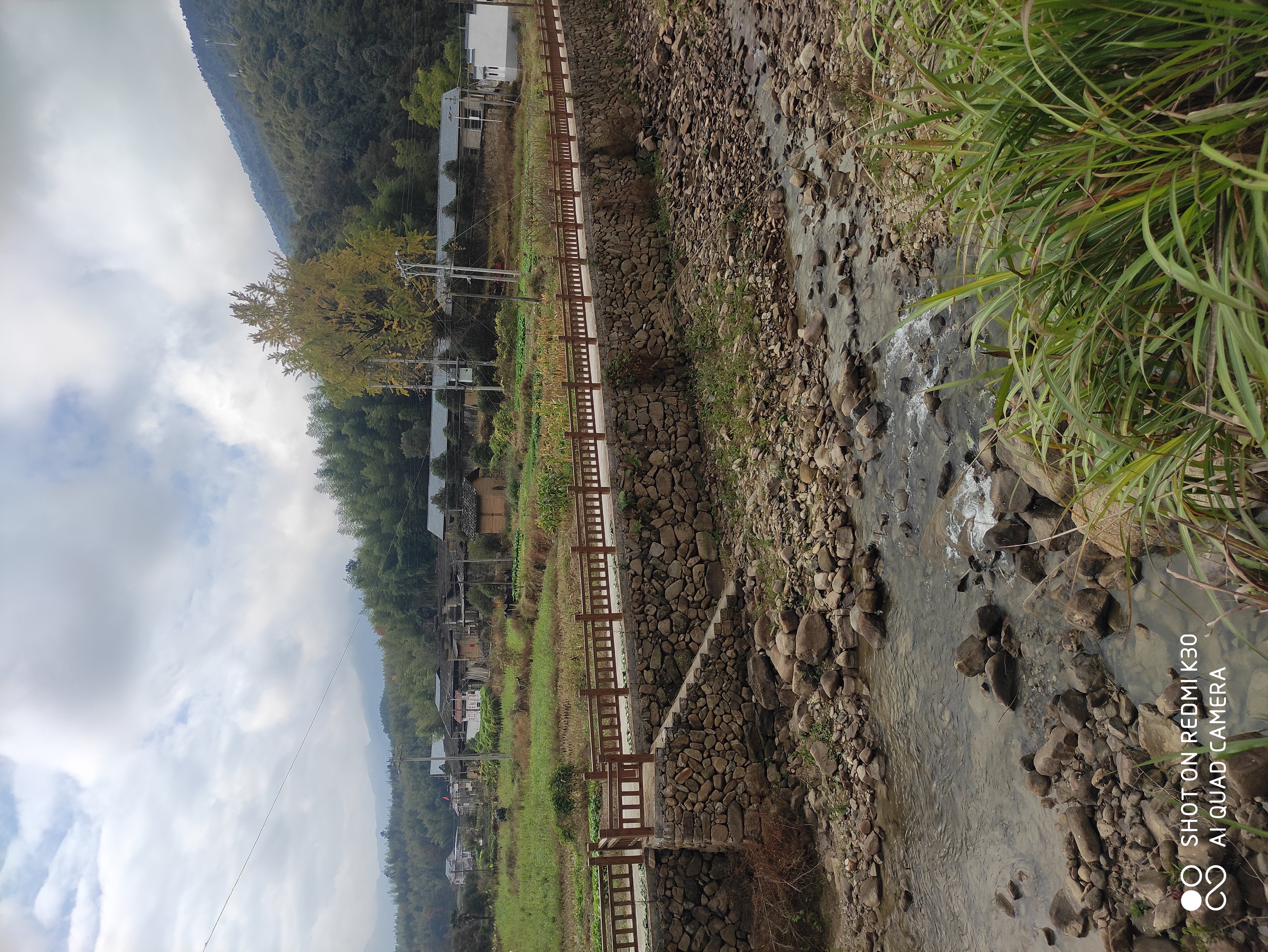 就是这个村庄，去看看