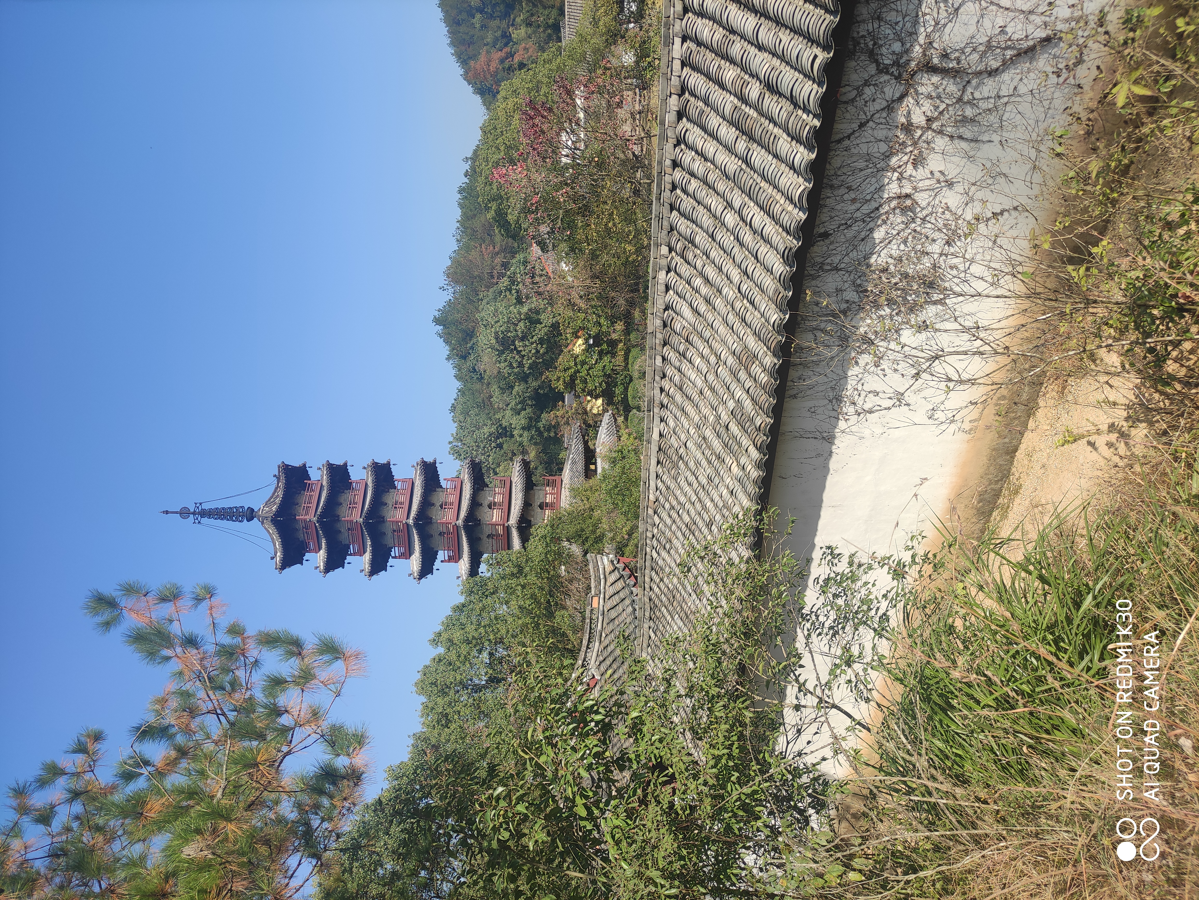 转到城外遇见一寺庙