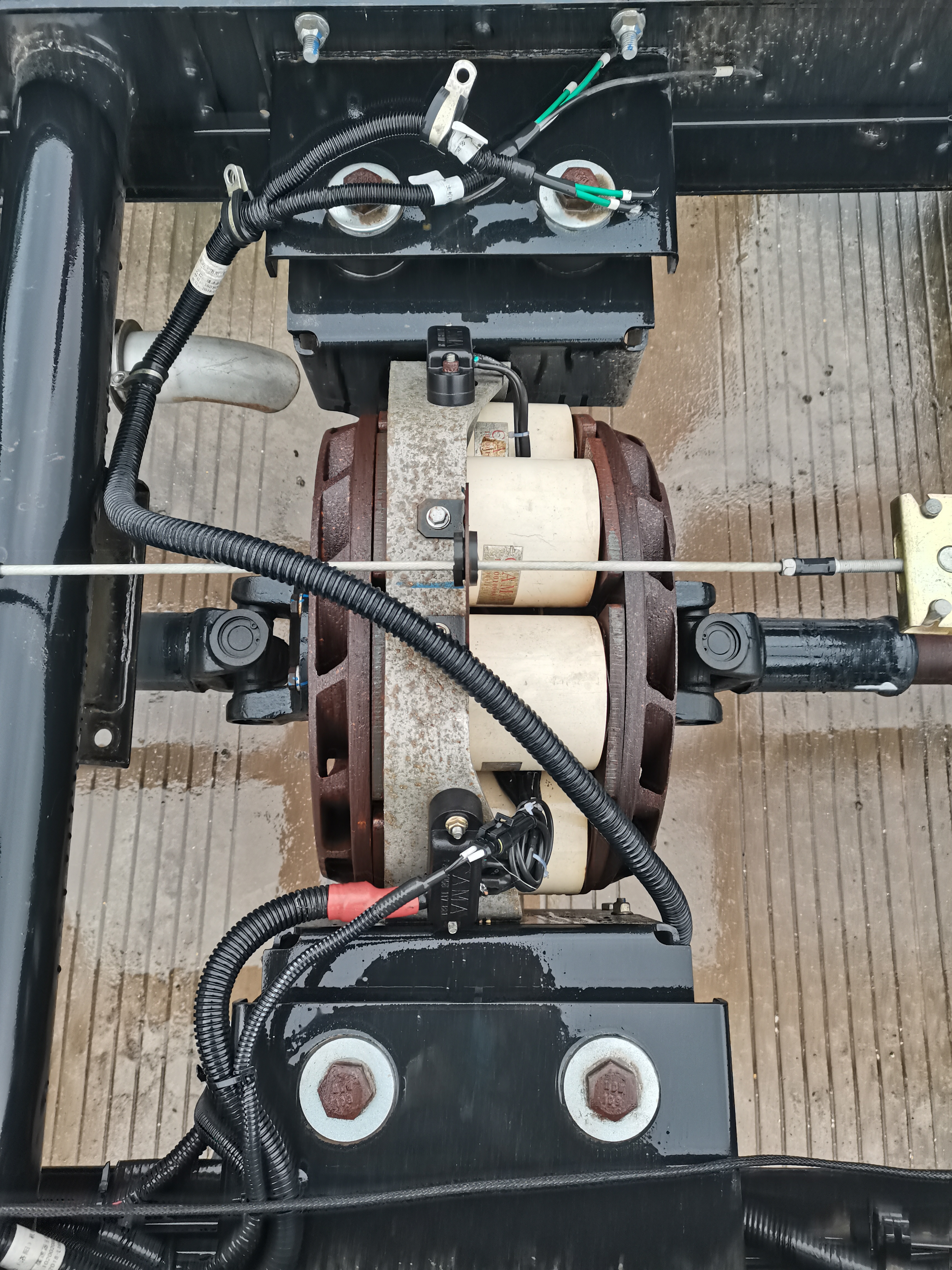 选装电涡流缓速器，跑得快要能刹得住，四档调节，可单独工作，也可以刹车同步，云贵川进藏必备神器 ...